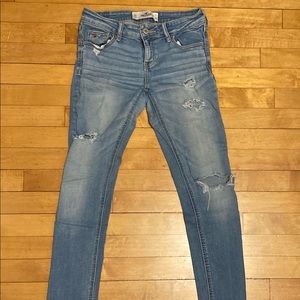 HOLLISTER light blue jeans with distressing